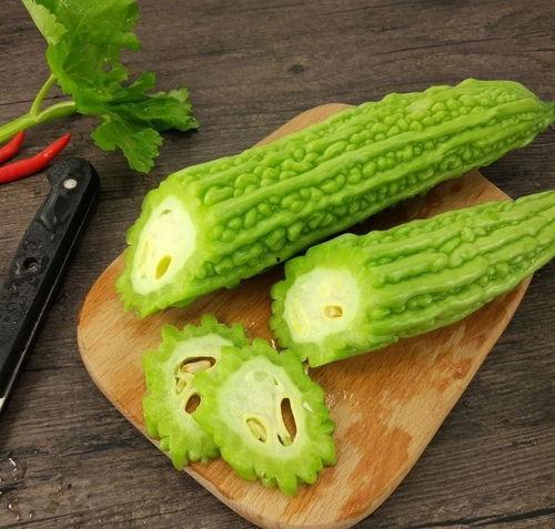 刘一凡吃瓜